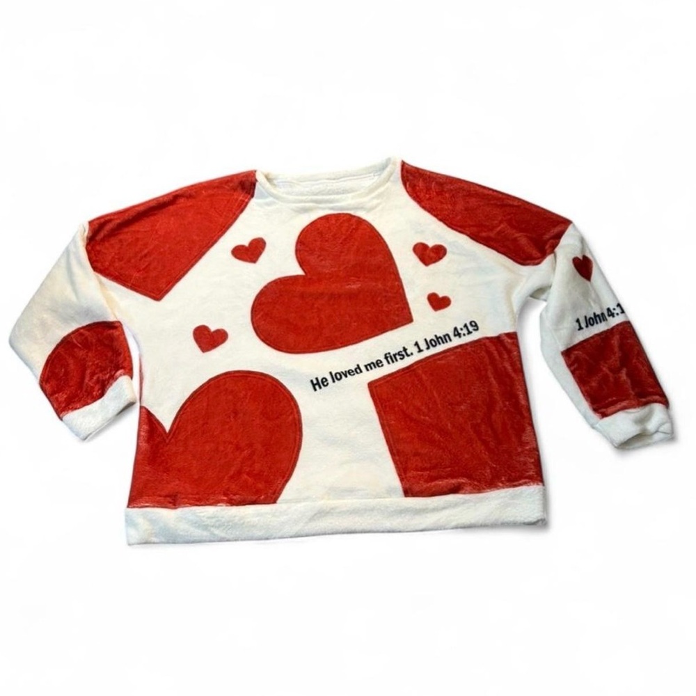 NWT unisex Heart Patterned soft sweater Shirt